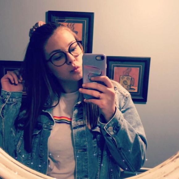 Meet your Posher, Allie - Picture 1 of 1